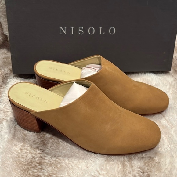 Nisolo Shoes - Nisolo All Day Heeled Leather brushed leather mule size 9, Sand with dust bag